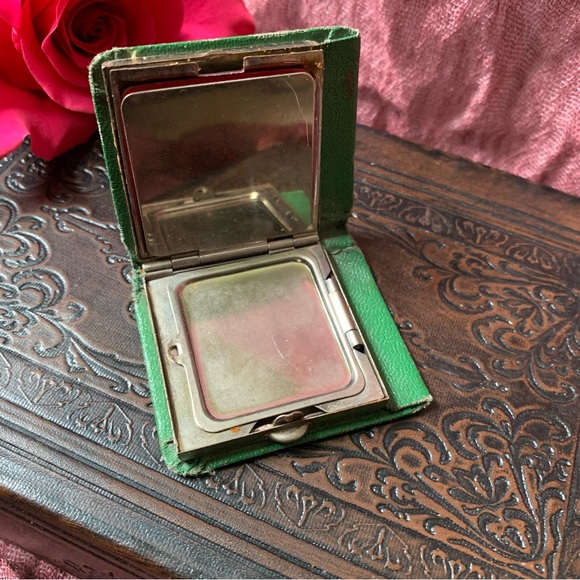 Vintage Leather bound Silver Metal Make-up Mirror Compact - Picture 6 of 6